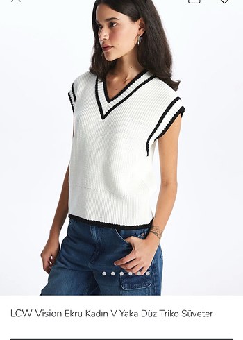 V Yaka Beyaz Kadın Triko Süveter - Görsel 3