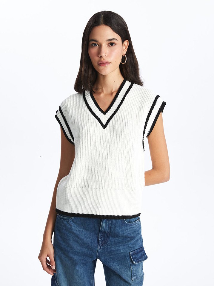 V Yaka Beyaz Kadın Triko Süveter - Görsel 2
