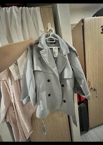 Gri Kısa Düğmeli Kadın Kaban - Görsel 4