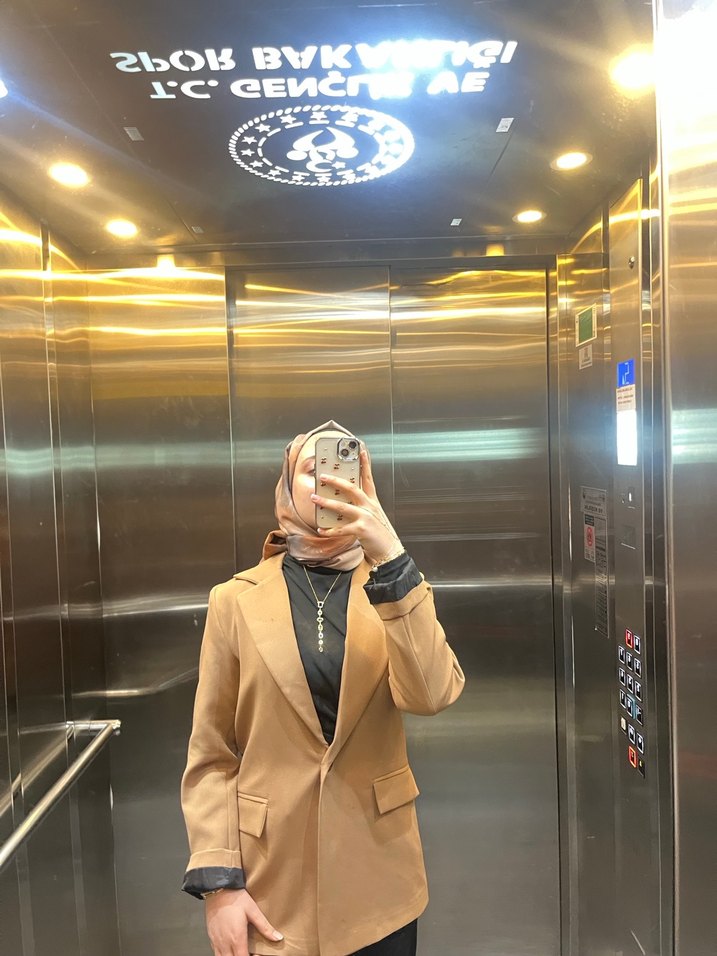 Kemer Detaylı Bej Midi Kadın Blazer - Görsel 5