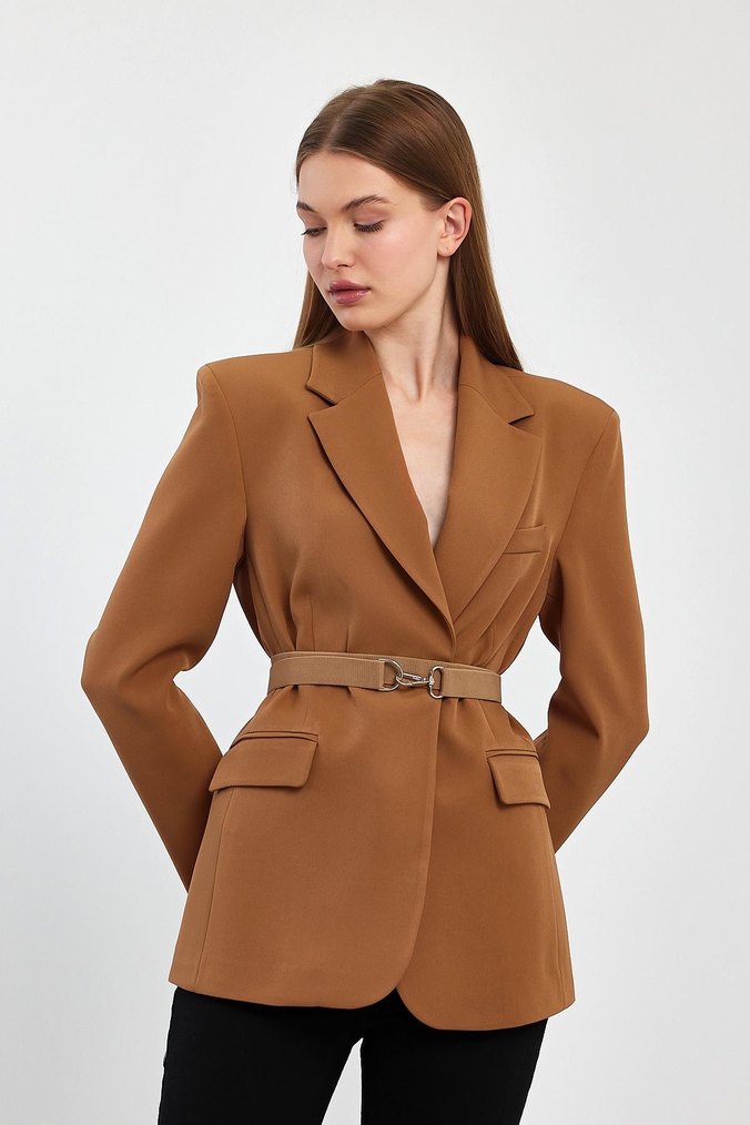 Kemer Detaylı Bej Midi Kadın Blazer - Görsel 3