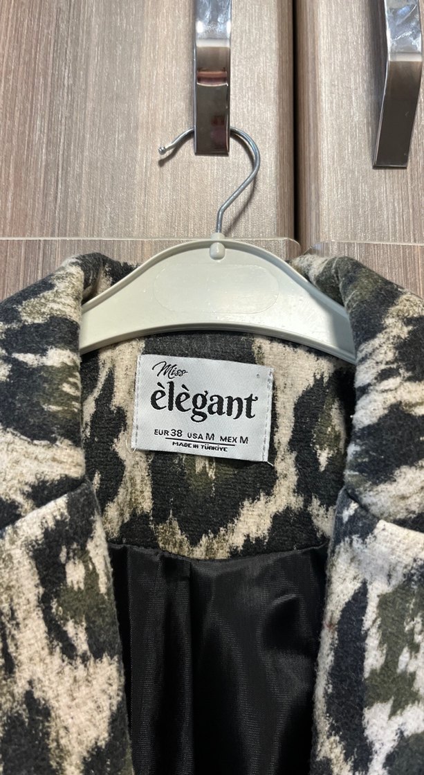 Parlak Yılan Desenli Kadın Midi Kaban - Görsel 3