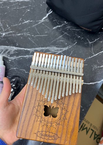 Kelebek Desenli Kahverengi Kalimba - Görsel 4