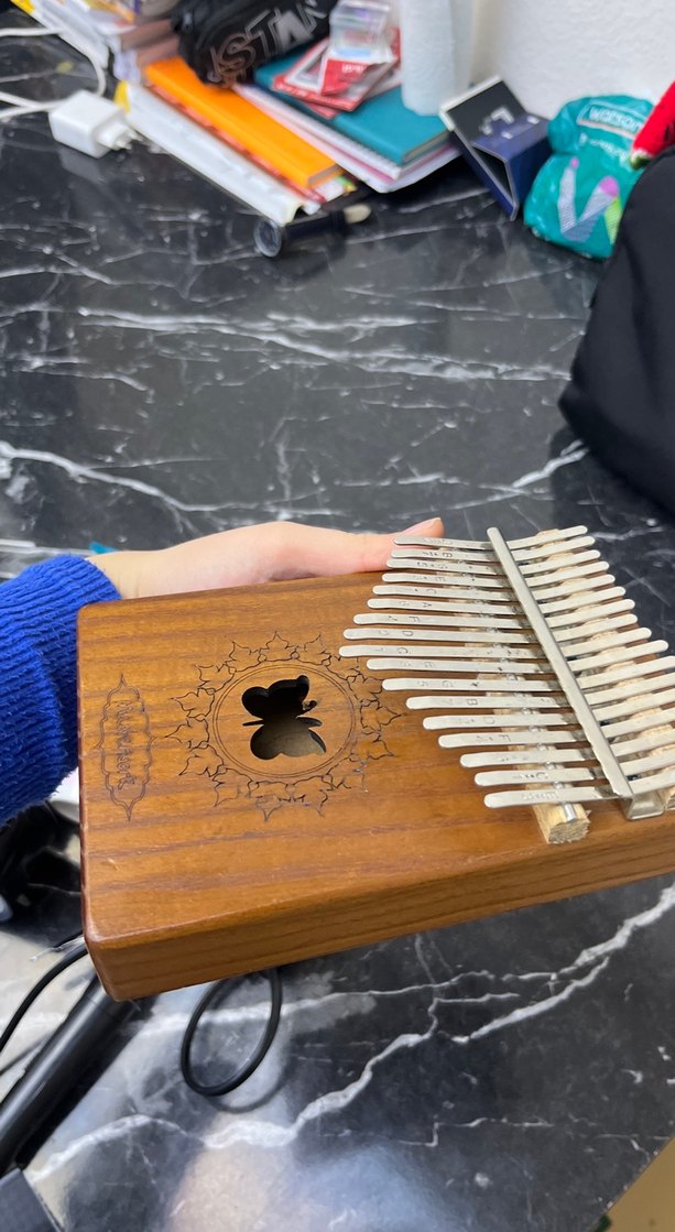Kelebek Desenli Kahverengi Kalimba - Görsel 2