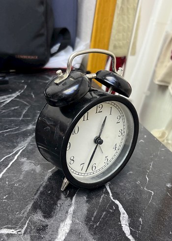 Siyah Çift Zilli Masa Saati - Görsel 3