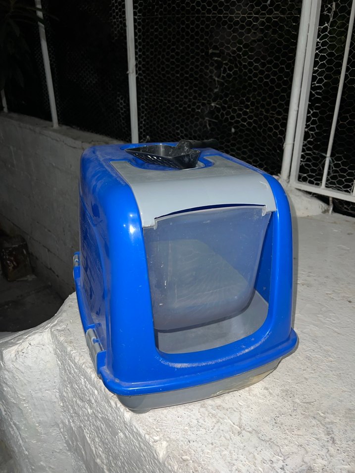 Mavi Kapaklı Kedi Tuvalet Kabı ve Kürek - Görsel 3