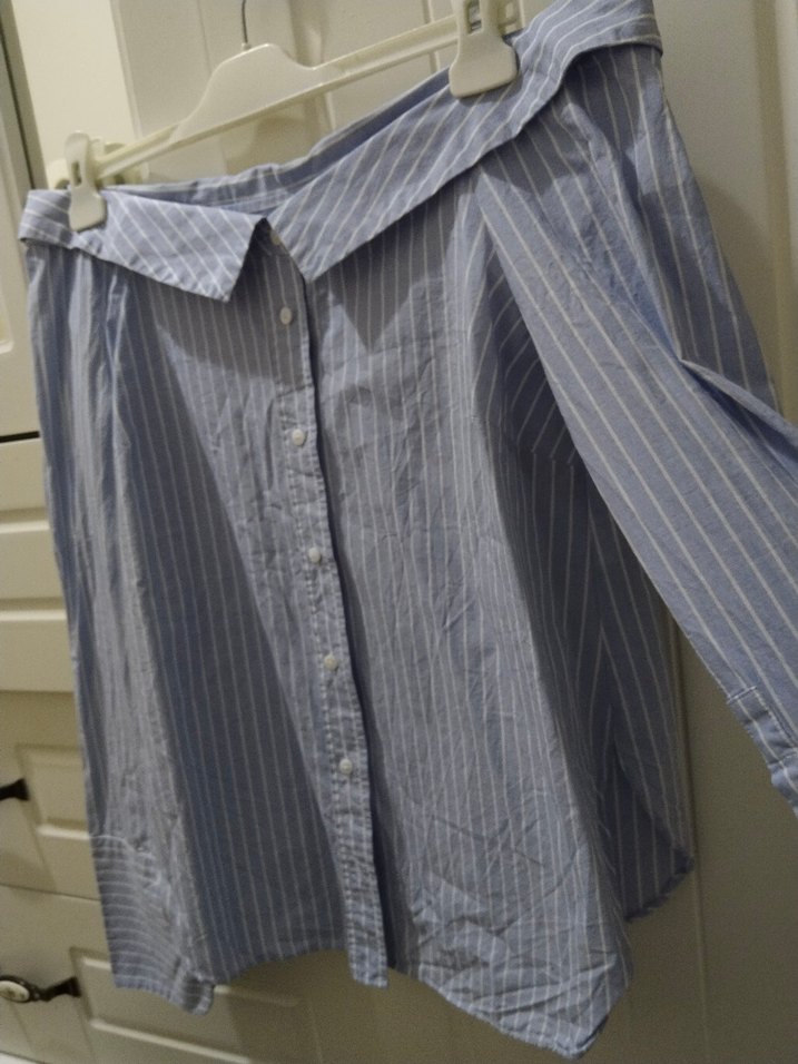 Düşük yaka çizgili kadın gömlek - Görsel 2