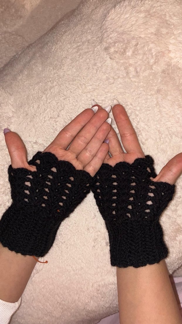 Dantel Detaylı Siyah Örgü Eldiven - Görsel 3