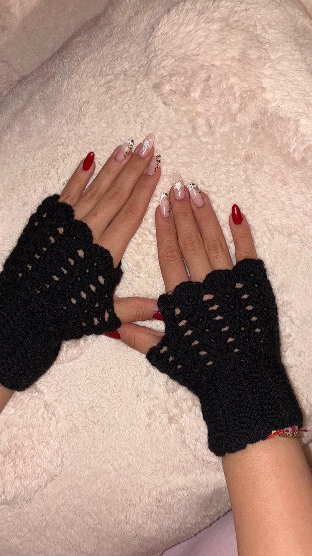 Dantel Detaylı Siyah Örgü Eldiven - Görsel 2