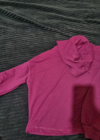 kadın kapüşonlu crop sweatshirt - Görsel 2