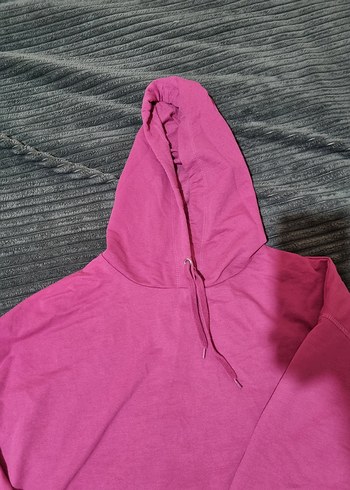 kadın kapüşonlu crop sweatshirt - Görsel 3