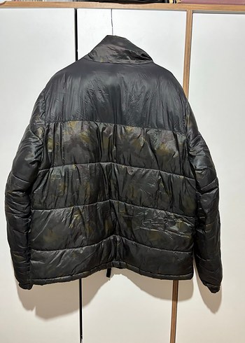 Pull and bear Siyah Kamuflaj Erkek şişme Mont - Görsel 7