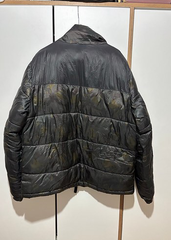 Pull and bear Siyah Kamuflaj Erkek şişme Mont - Görsel 6