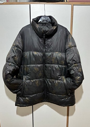 Pull and bear Siyah Kamuflaj Erkek şişme Mont - Görsel 2