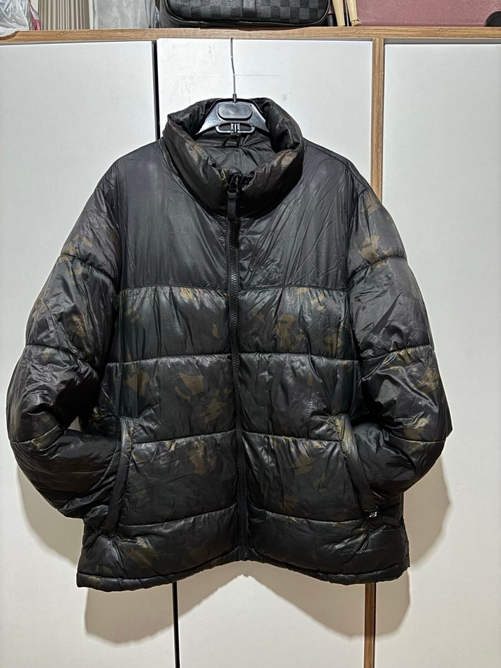 Pull and bear Siyah Kamuflaj Erkek şişme Mont - Görsel 4