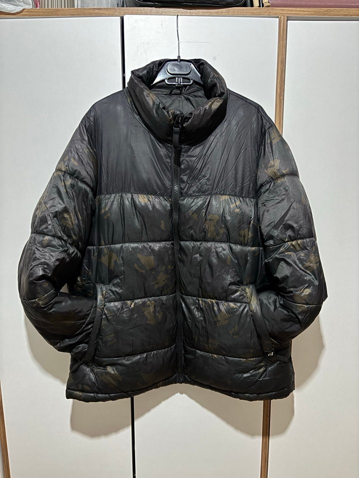 Pull and bear Siyah Kamuflaj Erkek şişme Mont - Görsel 2