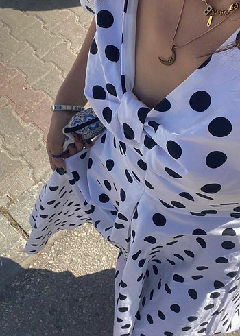 Uzun Puantiyeli V Yaka Elbise - Görsel 2