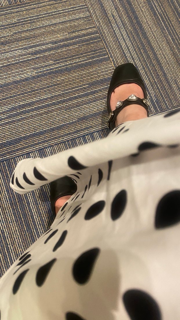 Uzun Puantiyeli V Yaka Elbise - Görsel 3