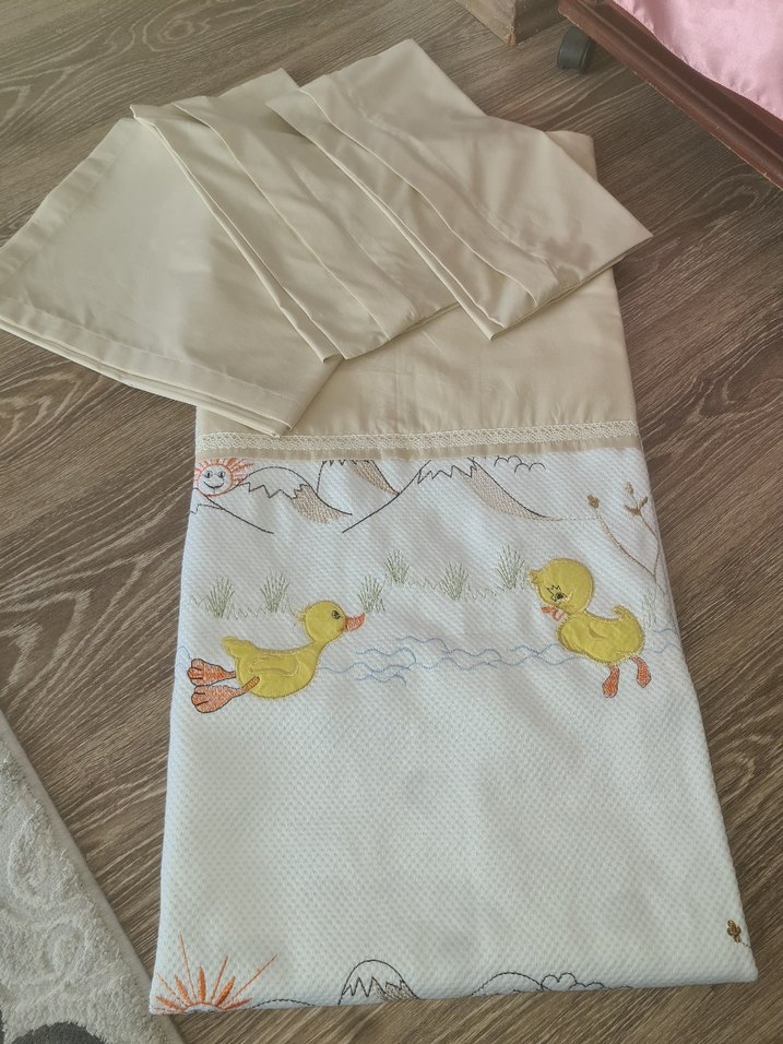 Kırmızı Kalp Desenli Bebek Taşıma Yatağı - Görsel 4