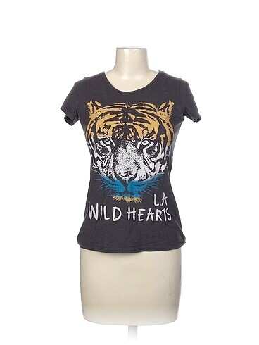 Diğer T-shirt %70 İndirimli.