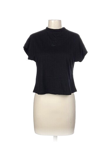 Diğer T-shirt %70 İndirimli.
