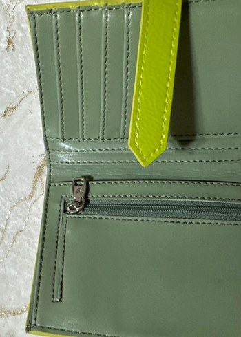 Parlak Yeşil Deri Kadın Cüzdanı - Görsel 3