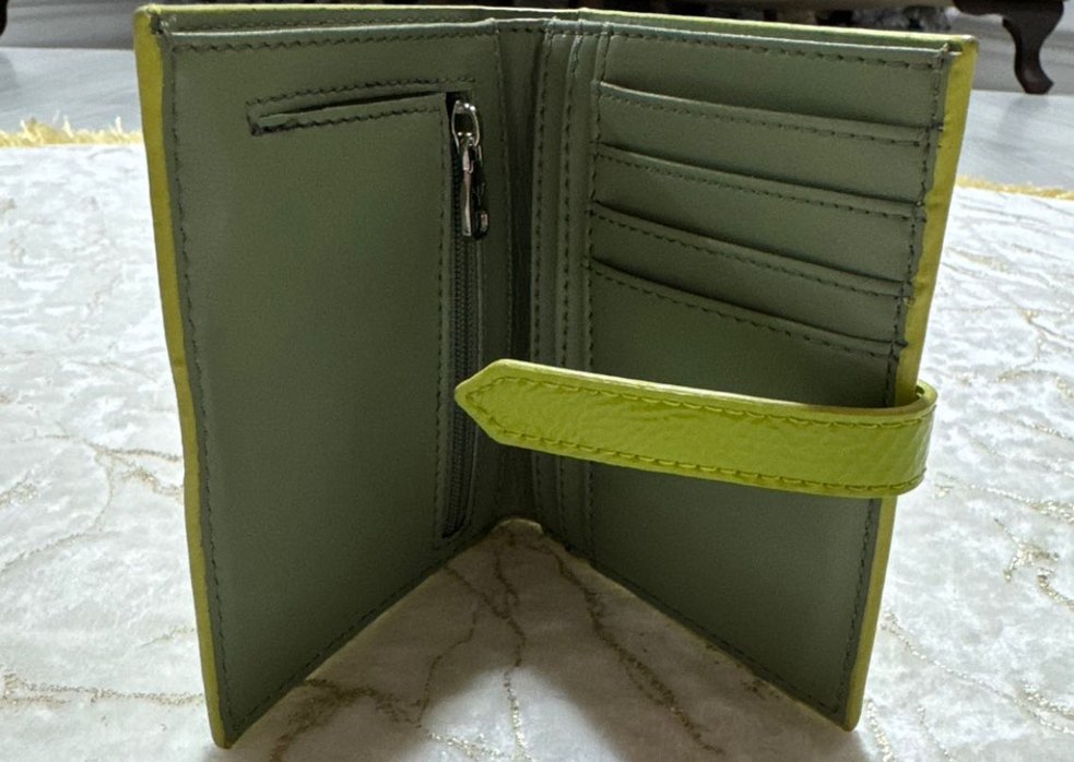 Parlak Yeşil Deri Kadın Cüzdanı - Görsel 2