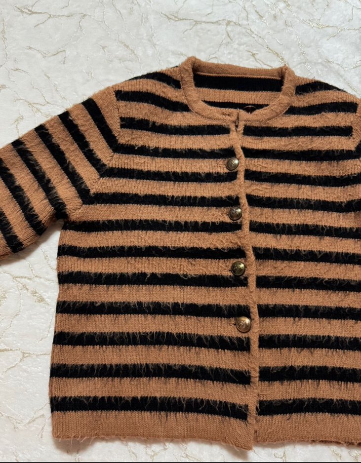 Düğmeli Kahverengi Çizgili Kadın Hırka - Görsel 2