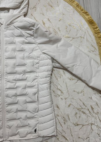 Kadın Beyaz Kapüşonlu Fermuarlı Ceket - Görsel 5