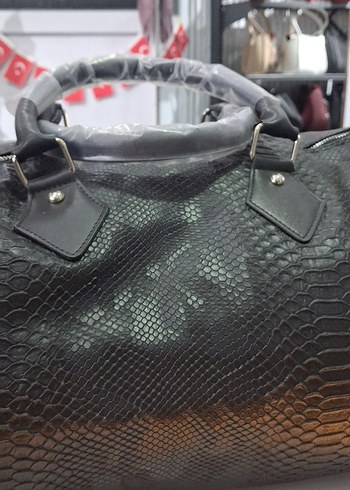 Siyah Yılan Derisi Desenli Kemerli Deri Çanta - Görsel 2