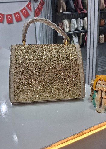 Altın Renkli Boncuk İşlemeli Deri Kadın Çantası - Görsel 3