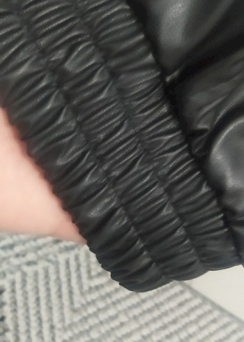 Siyah Parlak Fermuarlı Deri Kadın Ceket - Görsel 8