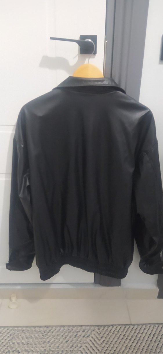 Siyah Parlak Fermuarlı Deri Kadın Ceket - Görsel 3