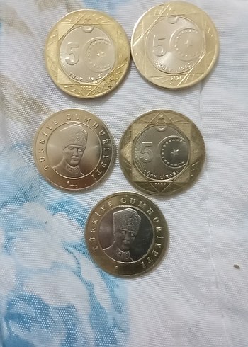 Minimalist Gri ve Altın Erkek Rozetleri - Görsel 3