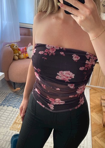 Çiçekli fularlı bluz - Görsel 4