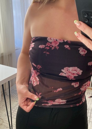 Çiçekli fularlı bluz - Görsel 5