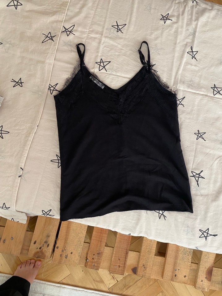 V Yaka Siyah Saten Kadın Atlet - Görsel 5