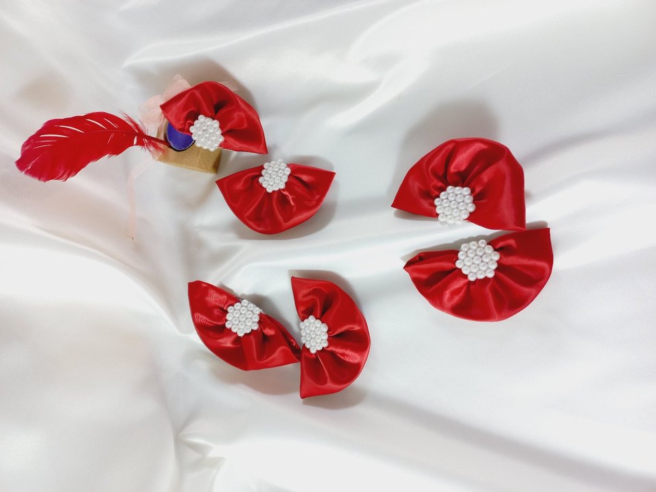 İnci Süslemeli Kırmızı Fiyonk Saç Tokası - Görsel 2