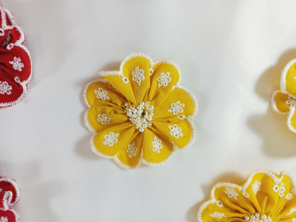 Nakışlı Sarı Fırfırlı çıtçıtlı toka - Görsel 2