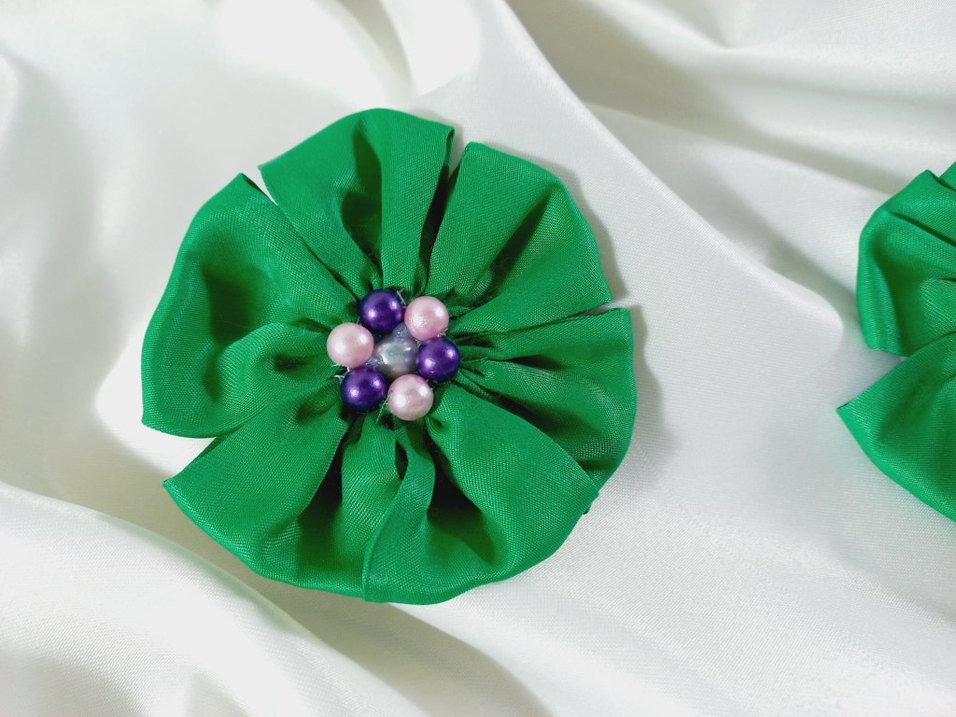 çift Yeşil İpek saten çiçek görünümlü Saç Aksesuarı - Görsel 2