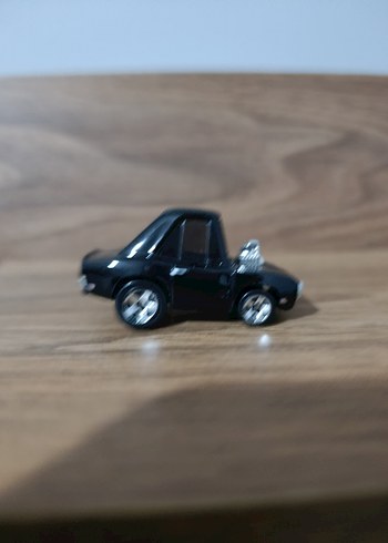 HotWheels hızlı ve öfkeli serisinden araç, şekli garip. - Görsel 2