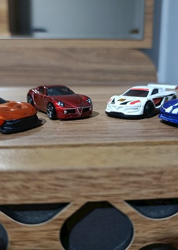 HotWheels 4'lü Spor Arabalar - Görsel 3