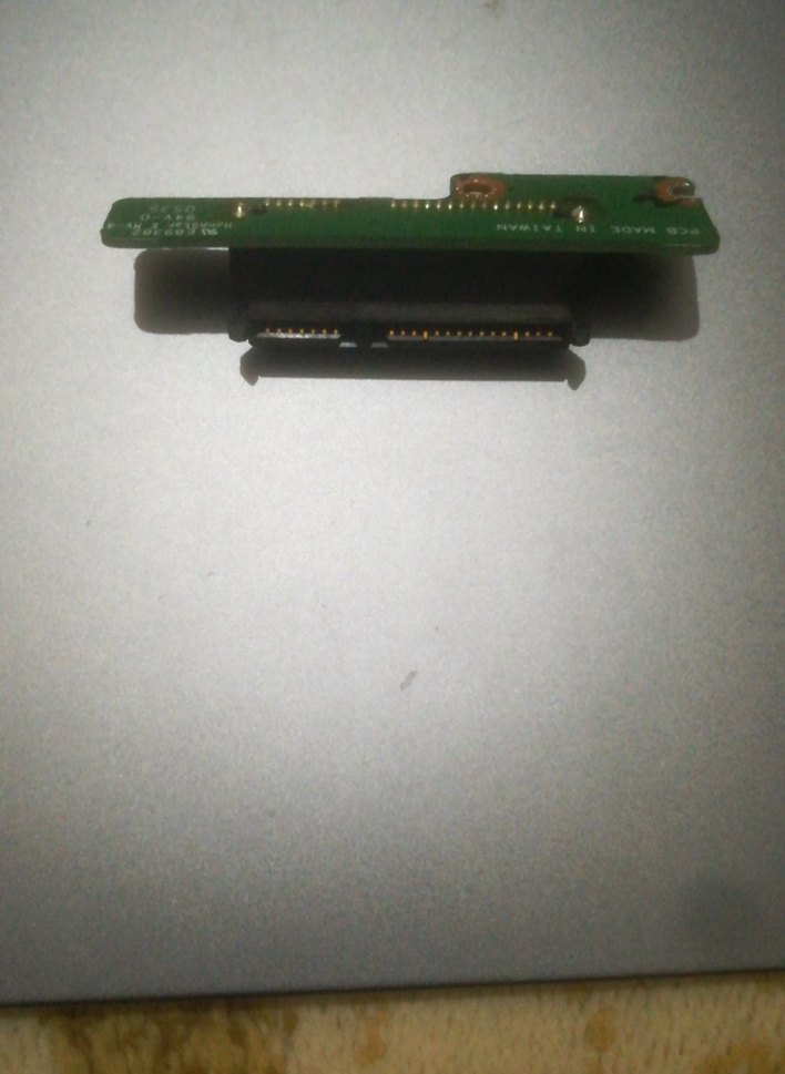 Yeşil Laptop Parçası Bağlantı Aparatı - Görsel 4