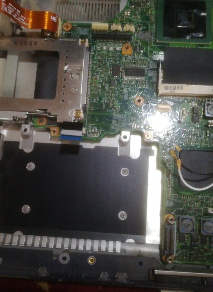 Yeşil Anakart Bilgisayar Parçası - Görsel 3