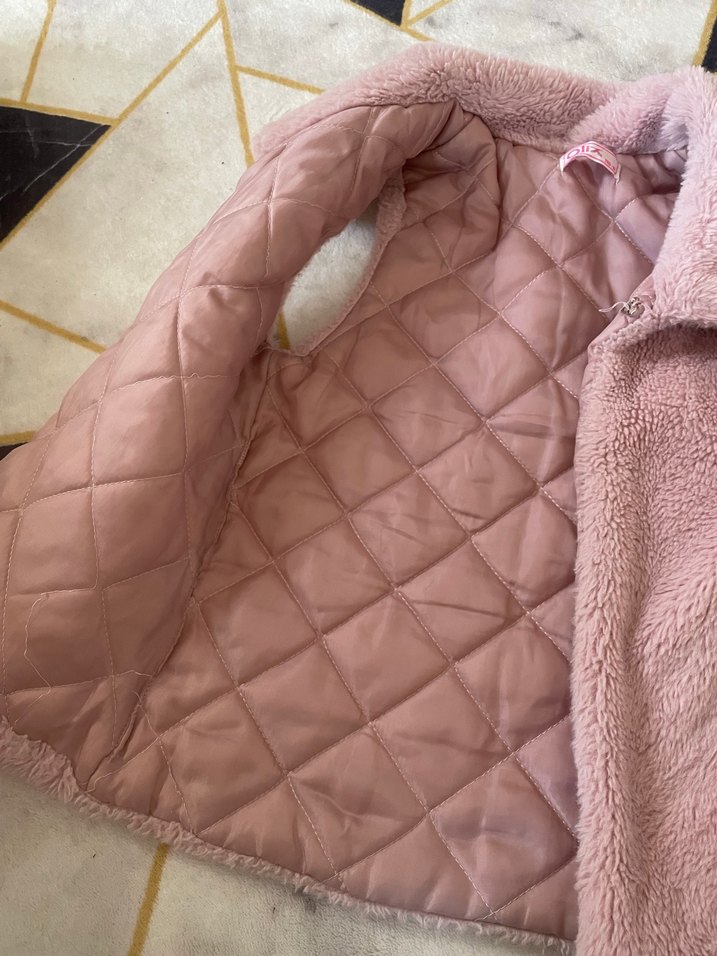 Peluş Detaylı Kız Çocuk Pembe Yelek - Görsel 2