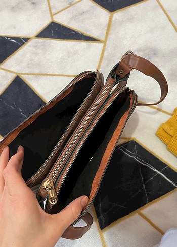 Kahverengi Deri Kadın Omuz Çantası - Görsel 2