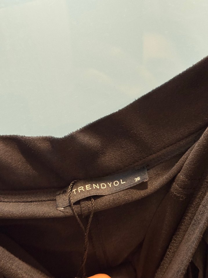 Püsküllü Kahverengi Süet Mini şort - Görsel 3