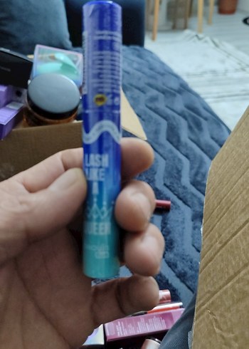 Parlak Mavi Maskara - Görsel 2