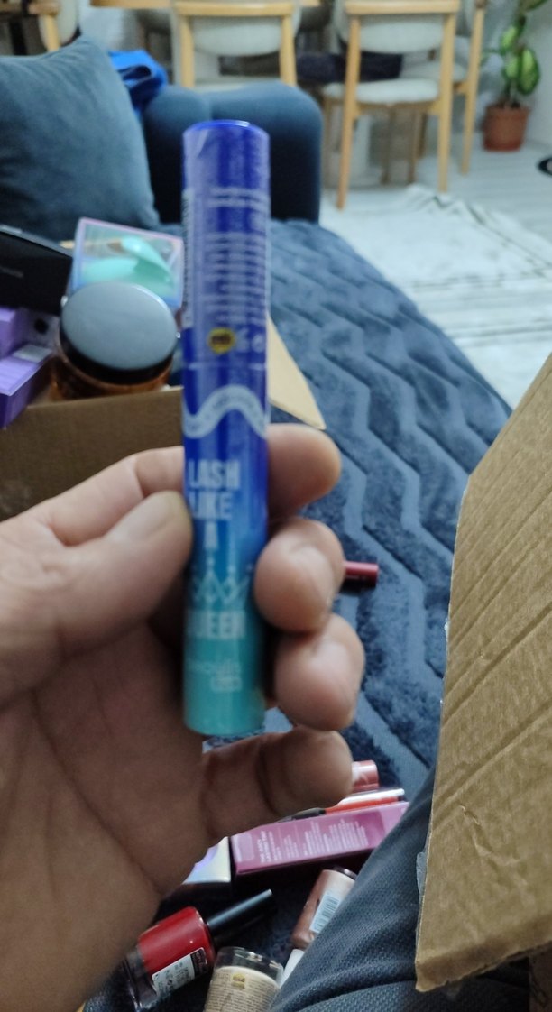 Parlak Mavi Maskara - Görsel 2