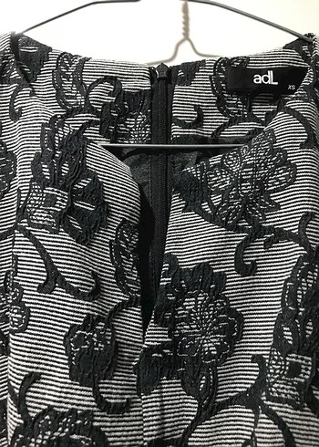 Dantel detaylı gri kısa kollu elbise - Görsel 4